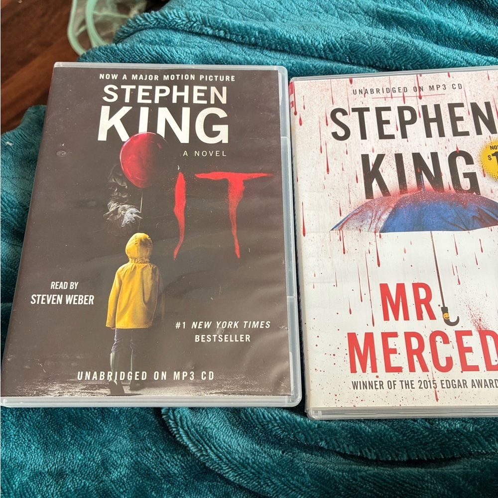 Stephen King TWO pack EUC Audiobook CD - Black